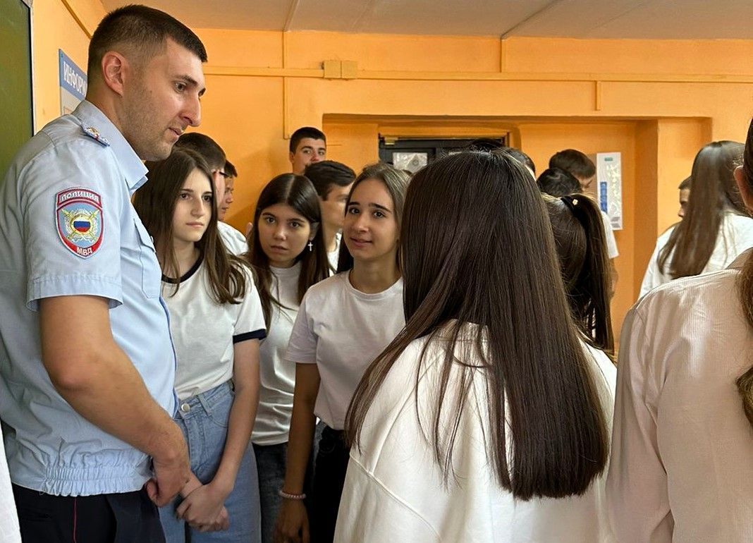 Об административной ответственности несовершеннолетних с представителем ПДН