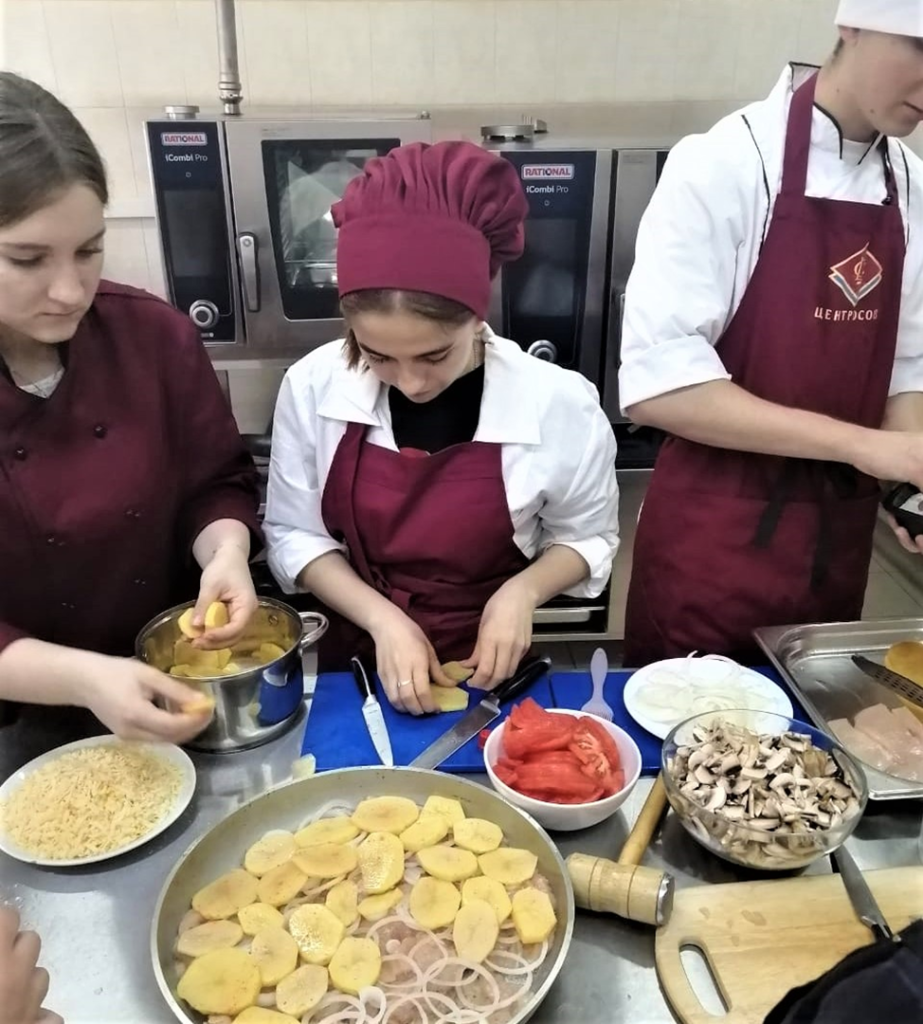 Студенты-технологи ККИ РУК изучают блюда французской кухни